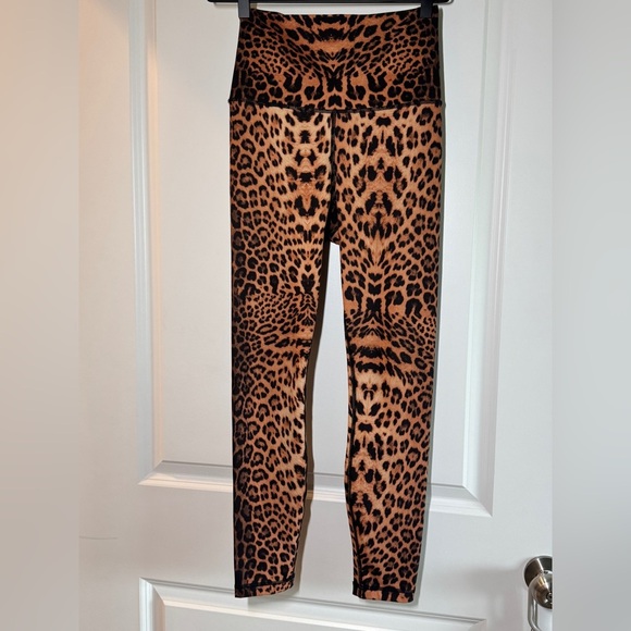 Yogalicious Lux Leopard Print Leggings Size Medium Super High Rise Ankle Length - Picture 3 of 14